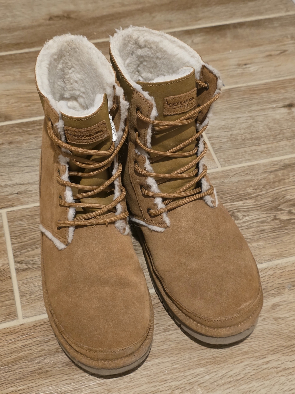 Cozy Suede Lace-Up Winter Boots in Tan